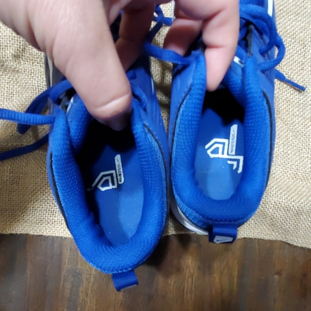 Cleats - Picture 4 of 4